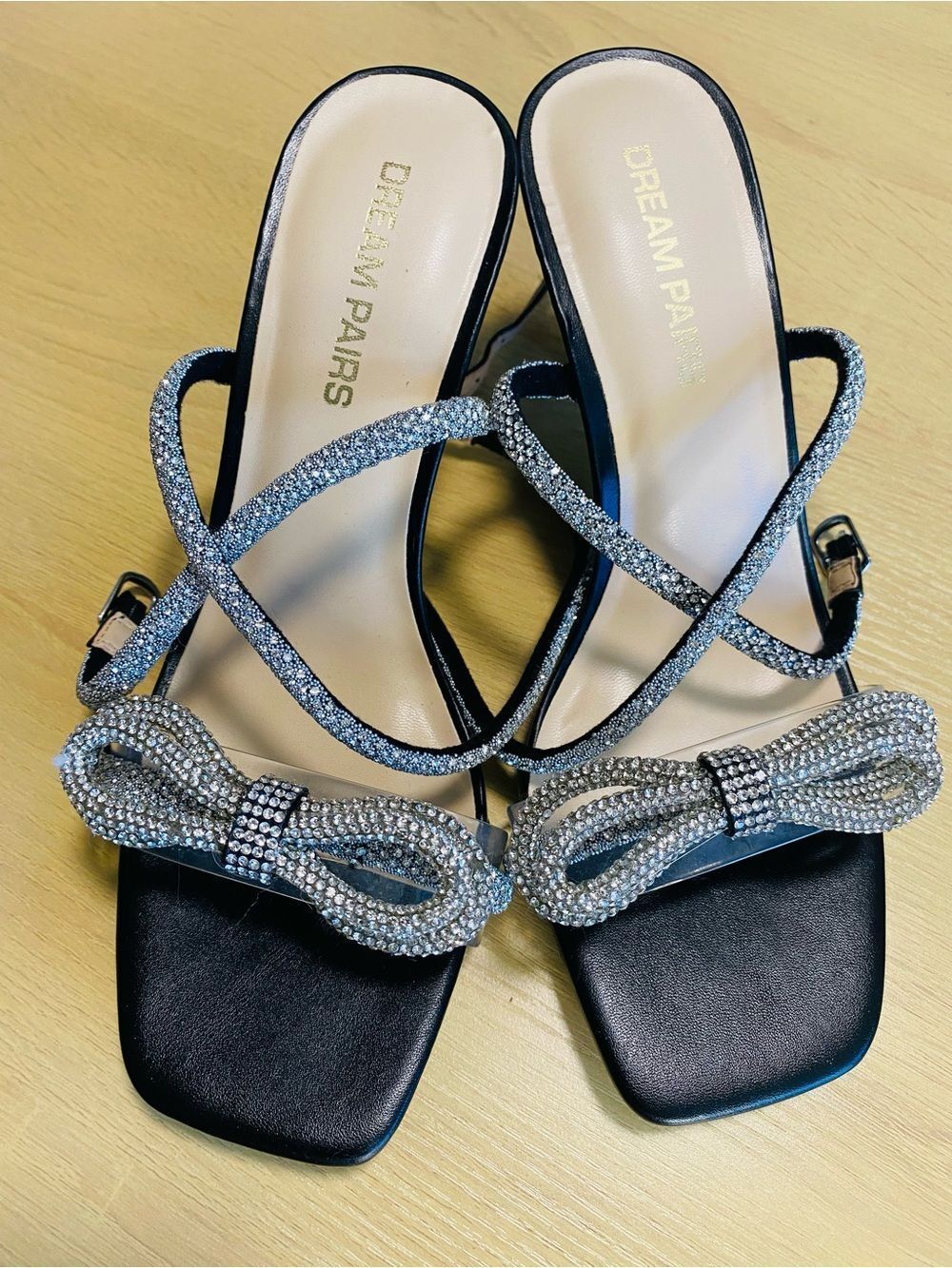 🛍️Dream Paris Never Worn Silver Crystal Bow Ankle-Strap Sandal - Size 7.5